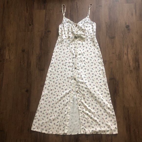 Mimi Chica floral midi peek a boo sundress - Picture 1 of 10